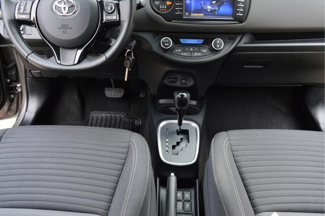 Toyota YARIS 1.5 Hybrid Active O.a: Trekhaak, Camera, Clima, Audio, Cruise, Rijklaar, Etc. All-in prijs!