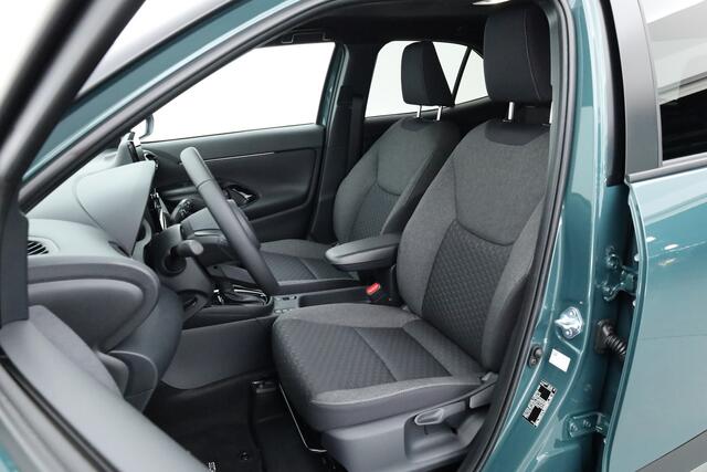 Toyota YARIS Cross 1.5 Hybrid 130 Teamplayer | Forest Green | Winter Pack | Safety Pack | Navi | Adapt. Cruise | Keyless | Camera