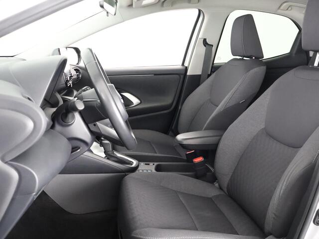 Toyota YARIS 1.5 HYBRID BI-TONE SILVERLINE AUTOMAAT CLOUD NAVI APPLE & ANDROID.CAMERA.TOYOTA GARANTIE TOT 2031 !!