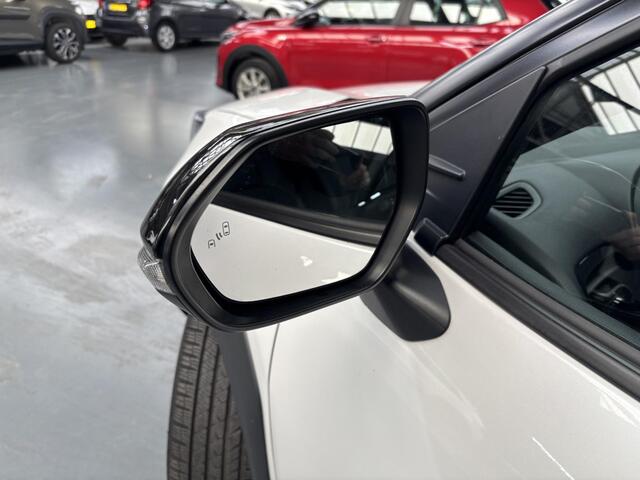 Toyota YARIS Cross 1.5 Hybrid Adventure 21000km! Nl Auto, zeer luxe !