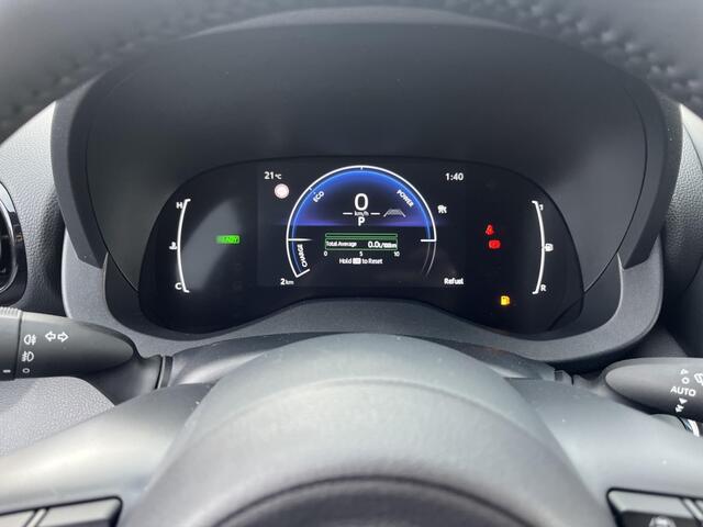 Toyota YARIS 1.5 Hybride 130 pk Black Edition, Safety + Winter pakket.