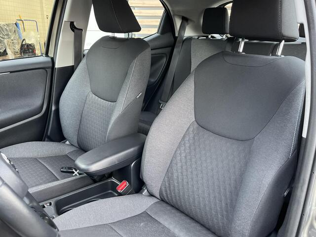 Toyota YARIS 1.5 Hybrid Dynamic Trekhaak / All Season Banden