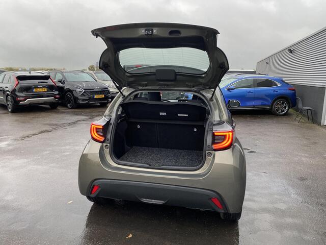 Toyota YARIS 1.5 Hybrid First Edition Navigatie, 1e eign. Nieuw geleverd en dealeronderhouden, Smart Key