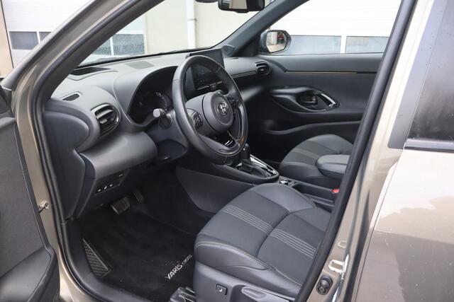 Toyota YARIS Cross 1.5 Hybrid Launch Edition Stuur+Stoel verw I Dode hoek I Adap Cruise