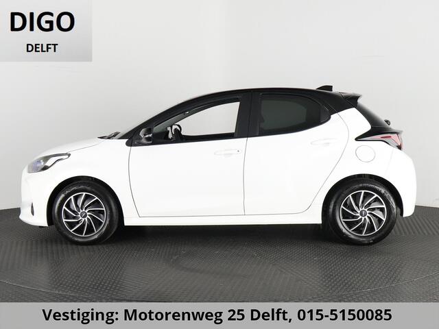 Toyota YARIS 1.5 HYBRIDE BLACK & WHITE GARANTIE 3-2034 AUTOMAAT. CLOUD NAVI. SLECHTS 17.000 KM.