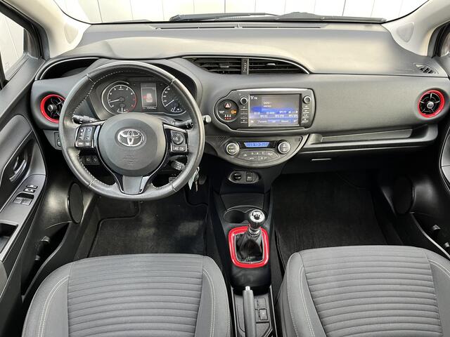 Toyota YARIS 1.5 VVT-i Design Clima |Cruise Camera Trekhaak NL auto