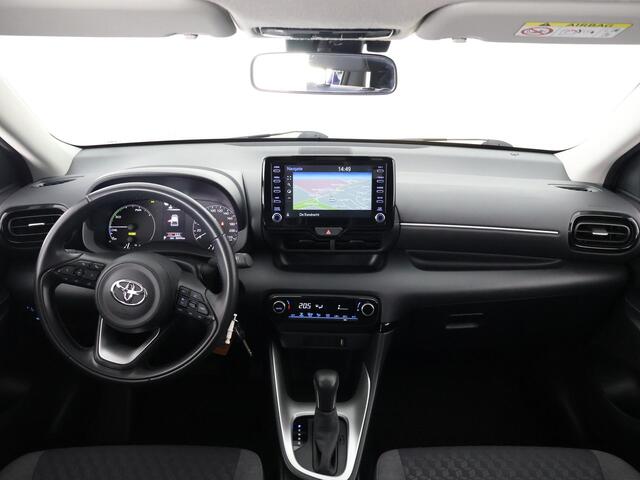 Toyota YARIS 1.5 HYBRID BI-TONE AUTOMAAT NAVI GARANTIE 6-2032 PARKEERCAMERA.APPLE /ANDROID CARPLAY