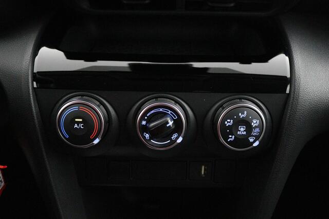 Toyota YARIS Cross 1.5 VVT-I Benzine | Airco | Parkeercamera | Apple carplay Android auto |