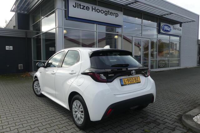 Toyota YARIS 1.5 Hybrid Active TREKHAAK AFNEEMBAAR (450KG), ADAPT. CRUISE, CLIMA, CAMERA, DAB, APPLE CARPLAY/ANDROID AUTO, 54.896KM