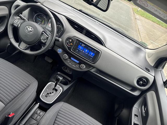 Toyota YARIS 1.5 Hybrid Dynamic | 06-10141018 Voor meer informatie
