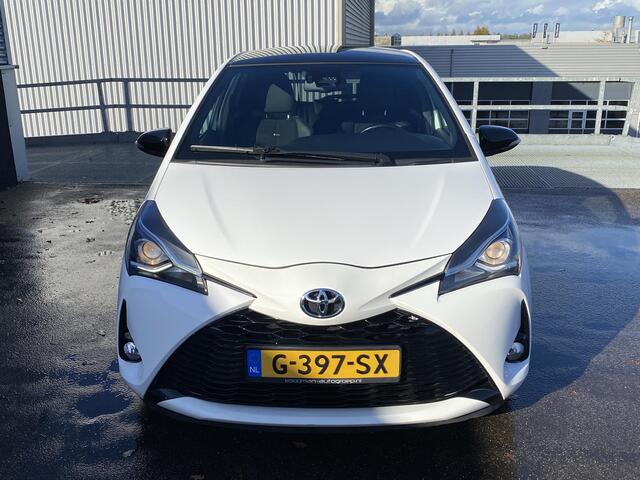 Toyota YARIS 1.5 Hybrid GR-Sport Nieuw geleverd, 1e eign. Dealeronderhouden, AppleCarPlay/AndroidAuto, Climate control, Cruise control, LM velgen, Parkeerhulpcamera, Zwart dak, Privacy glas