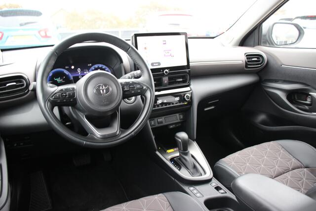 Toyota YARIS Cross 1.5 Executive Hybrid | BSM | PDC | Stuur- en Stoelverwarming |