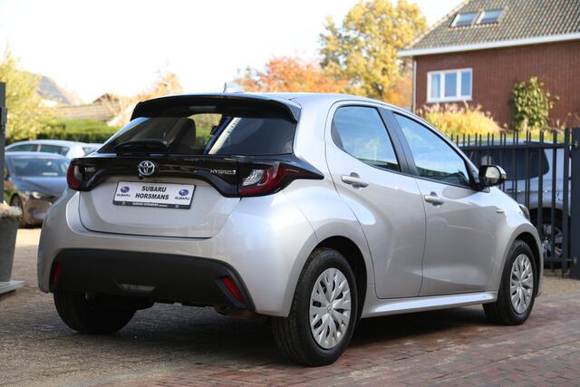 Toyota YARIS 1.5 Hybrid Active Navi Carplay Camera ACC