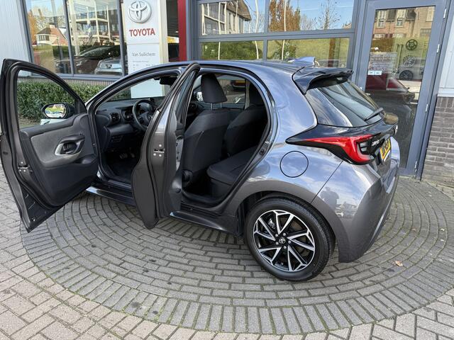 Toyota YARIS 1.5 Hybrid 115 Business