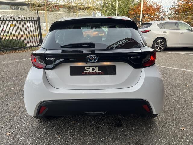 Toyota YARIS 1.5 Hybrid Business Plus // ADAPTIEVE CRUISE // NAVI+CARPLAY // CAMERA // CLIMA // STOELVERWARMING //