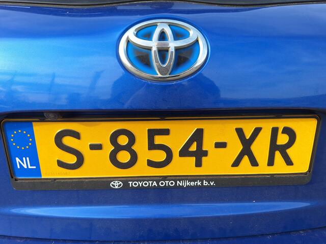 Toyota YARIS 1.5 Hybrid Bi-Tone met fietsendragerhouder