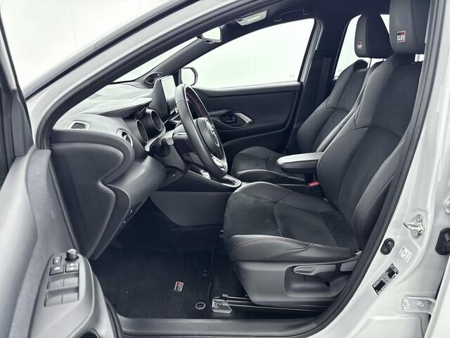 Toyota YARIS 1.5 Hybrid GR Sport | Garantie t/m 01-2033 mogelijk | Apple Carplay / Android Auto | Stoelverwarming