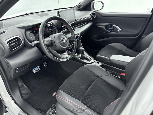 Toyota YARIS 1.5 Hybrid GR Sport | Garantie t/m 01-2033 mogelijk | Apple Carplay / Android Auto | Stoelverwarming