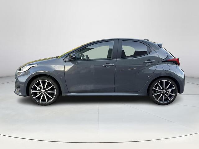 Toyota YARIS 1.5 Hybrid 130 GR Sport Plus Pack | All-in prijs | NAP! | Panoramadak | Camera |