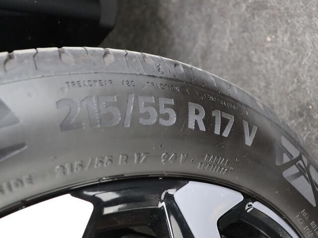 Toyota YARIS Cross 1.5 Hybrid Dynamic | Climate control | Adaptive cruise control | LM velgen |