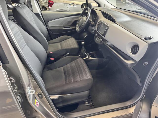 Toyota YARIS 1.3 VVT-i Trend | Acc Airco | Acht.Camera | Bleu-Tooth | Goed onderhouden | Winterset LM optioneel |