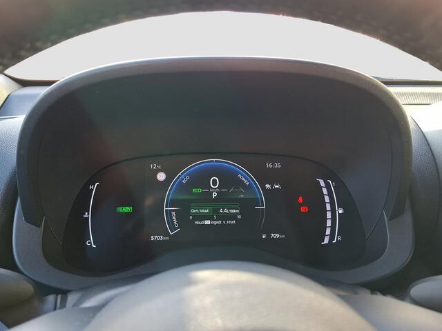 Toyota YARIS Cross 1.5 Hybrid 115 Dynamic. comfort pakket | Apple Carplay/Android Auto | Parkeersensoren Voor/Achter | Voorstoelen Verwarmd | Stuurwiel Verwarmd | Parkeercamera Achter |