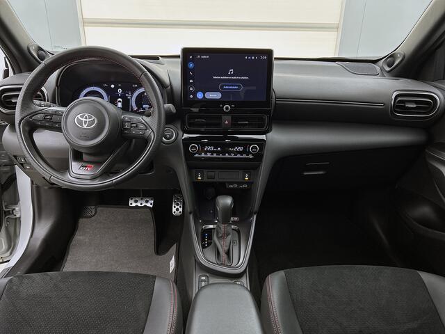 Toyota YARIS Cross 1.5 Hybrid 130 GR Sport | Navigatie | Panoramadak | JBL | BLS | PDC | Head-up |