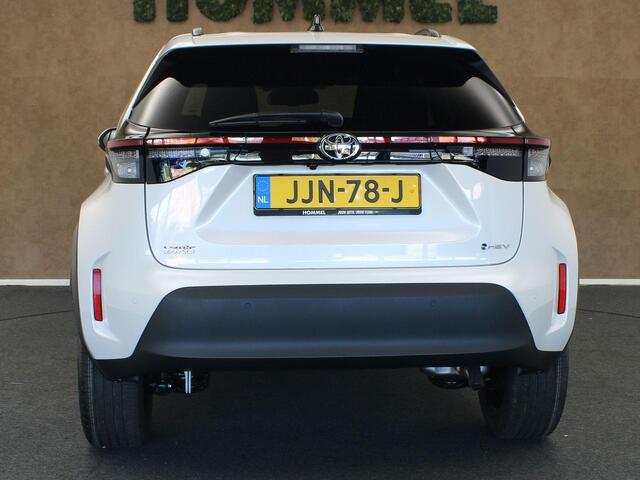 Toyota YARIS Cross 1.5 Hybrid 130 Dynamic Plus 130 PK - PARELMOER WIT - ADAPTIEVE CRUISE CONTROL - DODEHOEKDETECTIE - STUURWIELVERWARMING - CLIMATE CONTROL - APPLE CARPLAY/ANDROID AUTO - STOELVERWARMING VOORSTOELEN - PARKEERSENSOREN VOOR + ACHTER - EXTRA GETINT GLAS