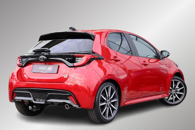 Toyota YARIS 1.5 Hybrid 130 GR Sport, Apple carplay, JBL Audio, Dodehoek Detectie, Panorama dak