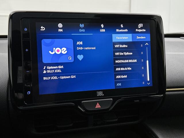 Toyota YARIS Cross 1.5 Hybrid Adventure | BTW voertuig | Lederenbekleding | Panorama dak | Stoelverwarming |