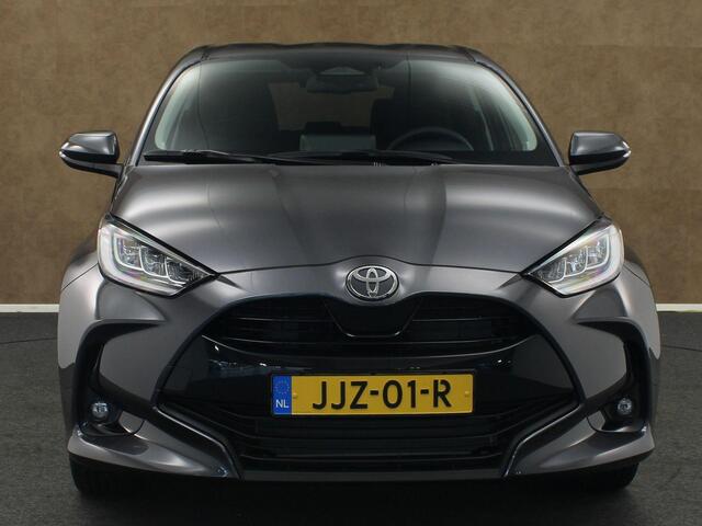 Toyota YARIS 1.5 Hybrid 115 Dynamic - DIRECT UIT VOORRAAD LEVERBAAR - KEYLESS ENTRY & START - STOEL EN STUUR VERWARMING - ADPATIVE CRUISE CONTROL - ACHTERUITRIJ CAMERA - DRAADLOZE TELEFOONLADER