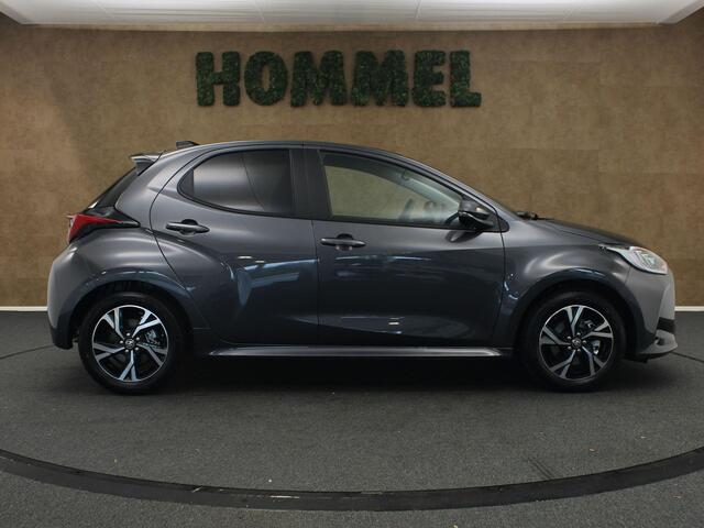 Toyota YARIS 1.5 Hybrid 115 Dynamic - DIRECT UIT VOORRAAD LEVERBAAR - KEYLESS ENTRY & START - STOEL EN STUUR VERWARMING - ADPATIVE CRUISE CONTROL - ACHTERUITRIJ CAMERA - DRAADLOZE TELEFOONLADER