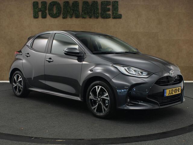 Toyota YARIS 1.5 Hybrid 115 Dynamic - DIRECT UIT VOORRAAD LEVERBAAR - KEYLESS ENTRY & START - STOEL EN STUUR VERWARMING - ADPATIVE CRUISE CONTROL - ACHTERUITRIJ CAMERA - DRAADLOZE TELEFOONLADER