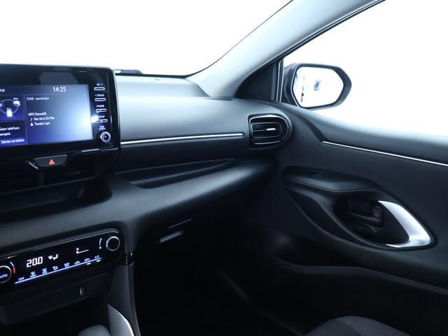 Toyota YARIS 1.5 Hybrid Dynamic Licht Metalen velgen | Achteruitrijcamera | Mistlampen | Apple Carplay Android auto
