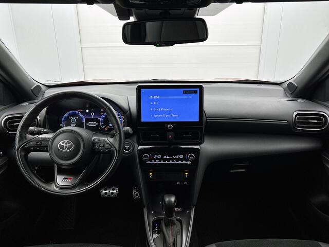Toyota YARIS Cross 1.5 Hybrid 130 GR Sport | LED V+A | Climate control | Stoelverwarming | LM velgen |