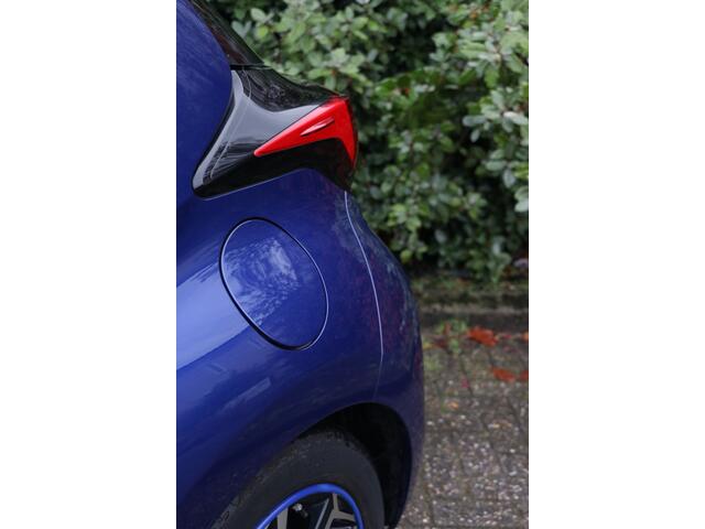 Toyota YARIS 1.5 Hybrid Comfort Automaat | camera | stoelverwarming | cruise ctrl