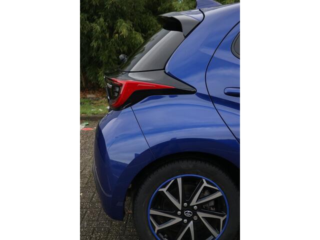 Toyota YARIS 1.5 Hybrid Comfort Automaat | camera | stoelverwarming | cruise ctrl