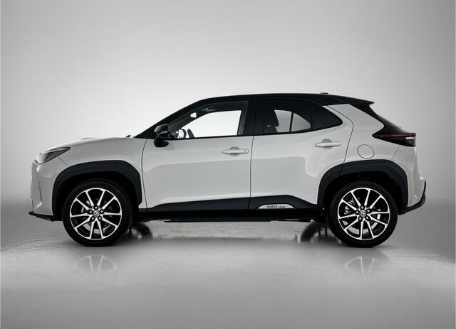 Toyota YARIS Cross 1.5 Hybrid GR Sport | Panoramadak | Dodehoek detector | Head up Display | JBL | Elektrische Achterklep |