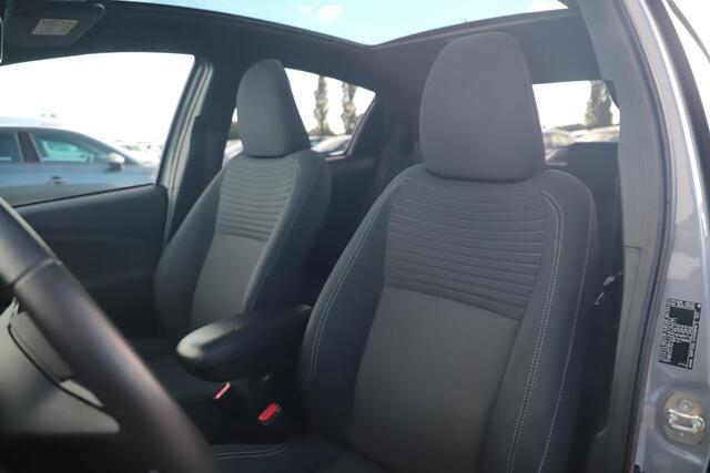 Toyota YARIS 1.5 Hybrid Bi-Tone Plus 101PK Automaat Panoramadak Navigatie Camera Clima Cruise Keyless Entry 16 inch LMV