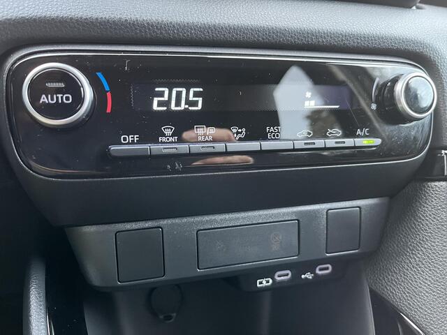 Toyota YARIS 1.5 Hybrid 115 First Edition