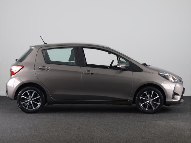 Toyota YARIS 1.0 VVT-i Connect | Apple Carplay -/ Android Auto | Parkeercamera | Airco |