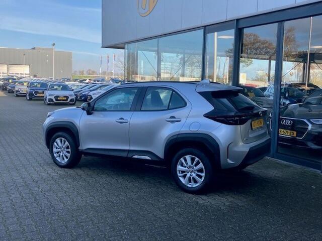 Toyota YARIS 1.5 Hybrid Active - camera - sensoren voor/achter - Navi