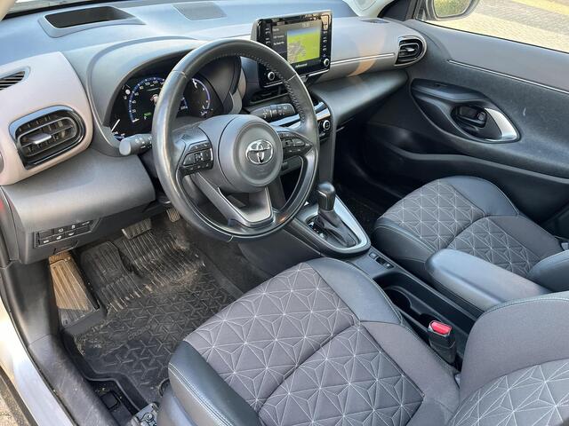 Toyota YARIS Cross 1.5 Hybrid Executive | Trekhaak | Panoramadak | Stoel- + stuurverwarming | Camera's rondom |