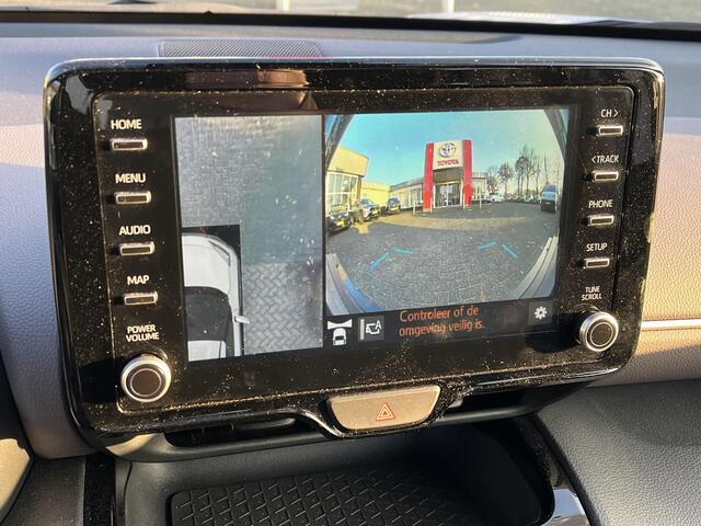 Toyota YARIS Cross 1.5 Hybrid Executive | Trekhaak | Panoramadak | Stoel- + stuurverwarming | Camera's rondom |