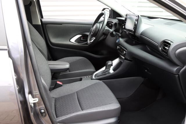 Toyota YARIS 1.5 Hybrid Style Iconic Head-Up / Safety Pack