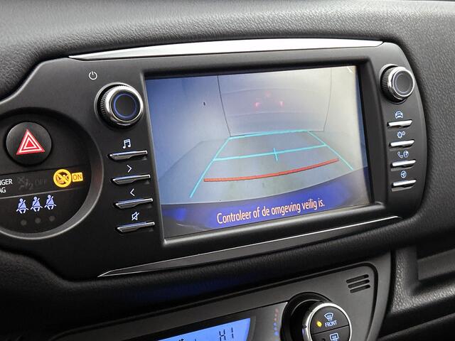 Toyota YARIS 1.5 Hybrid Bi-Tone Plus | Keyless entry