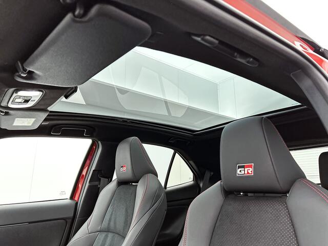 Toyota YARIS Cross 1.5 Hybrid 130 GR Sport | Panoramadak | Premium uitgevoerd |