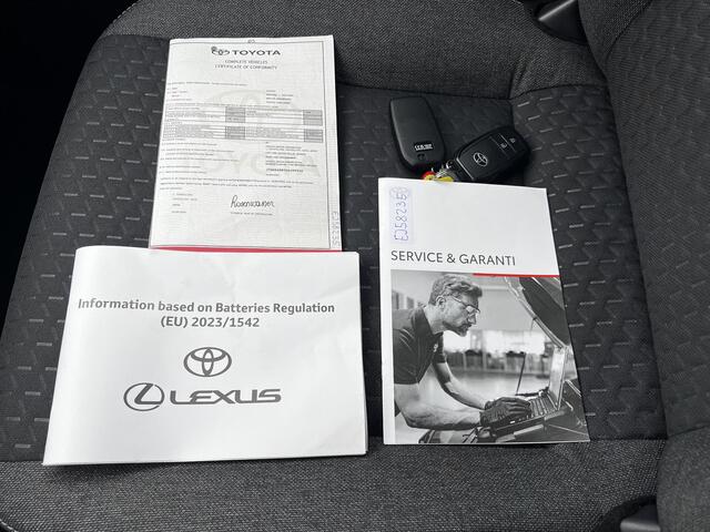 Toyota YARIS Cross 1.5 Hybrid 115 Dynamic Automaat / Fabrieksgarantie tot 05-2028 < 100.000km, tot 10 jaar mogelijk** / Navigatie via Apple Carplay Android / Stuur-, stoel- en voorruitverwarming / Camera / Adaptieve CC / 17" LM wielen /