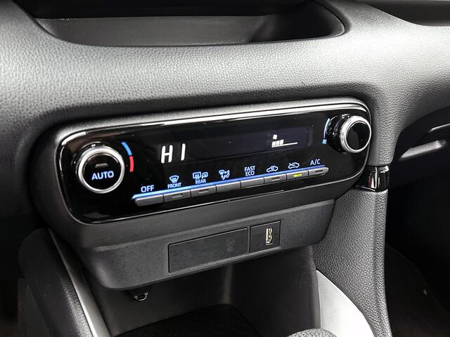 Toyota YARIS 1.5 Hybrid Dynamic | Navigatie | ACC |