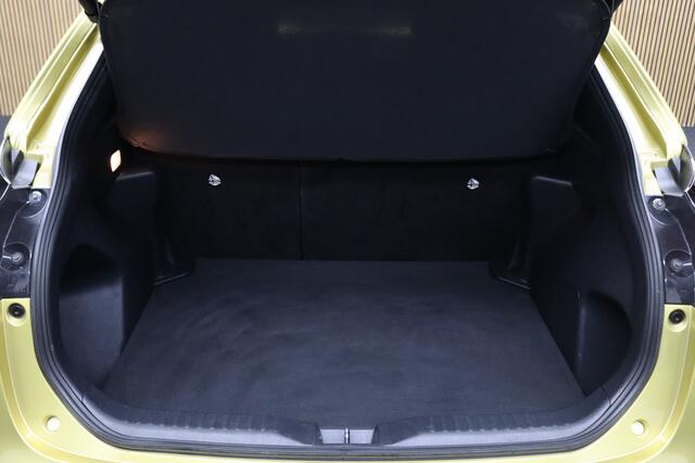 Toyota YARIS Cross 1.5 Hybrid Launch Edition | Panoramadak | Adaptive-cruise | Trekhaak | Elek. Achterklep | Camera | Clima | Apple Carplay & Android Auto | Keyless | Stoel & Stuurverwarming